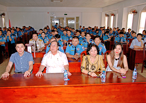 Tư vấn khách hàng 